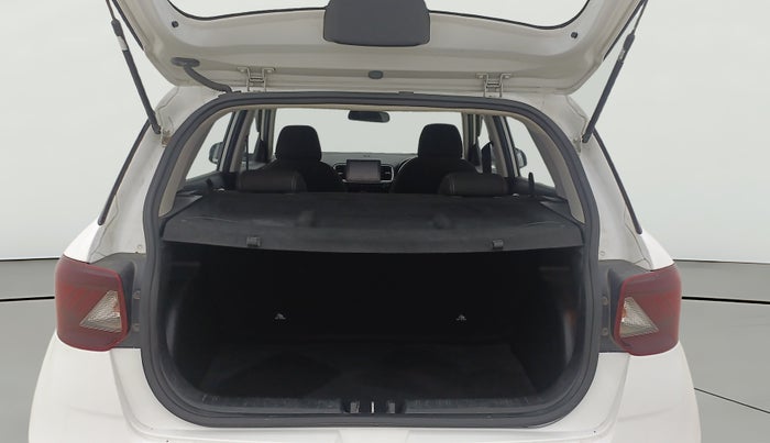 2021 Hyundai VENUE SX 1.5 CRDI, Diesel, Manual, 48,625 km, Boot Open Zoomed View