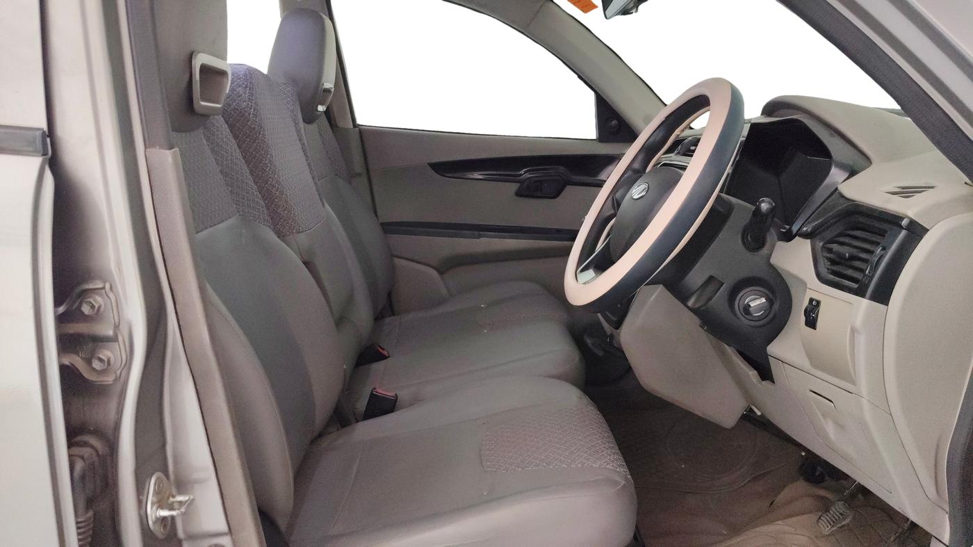 2016 Mahindra Kuv100 K4 D 6 STR, Diesel, Manual, 1,38,810 km, Right Side Front Door Cabin
