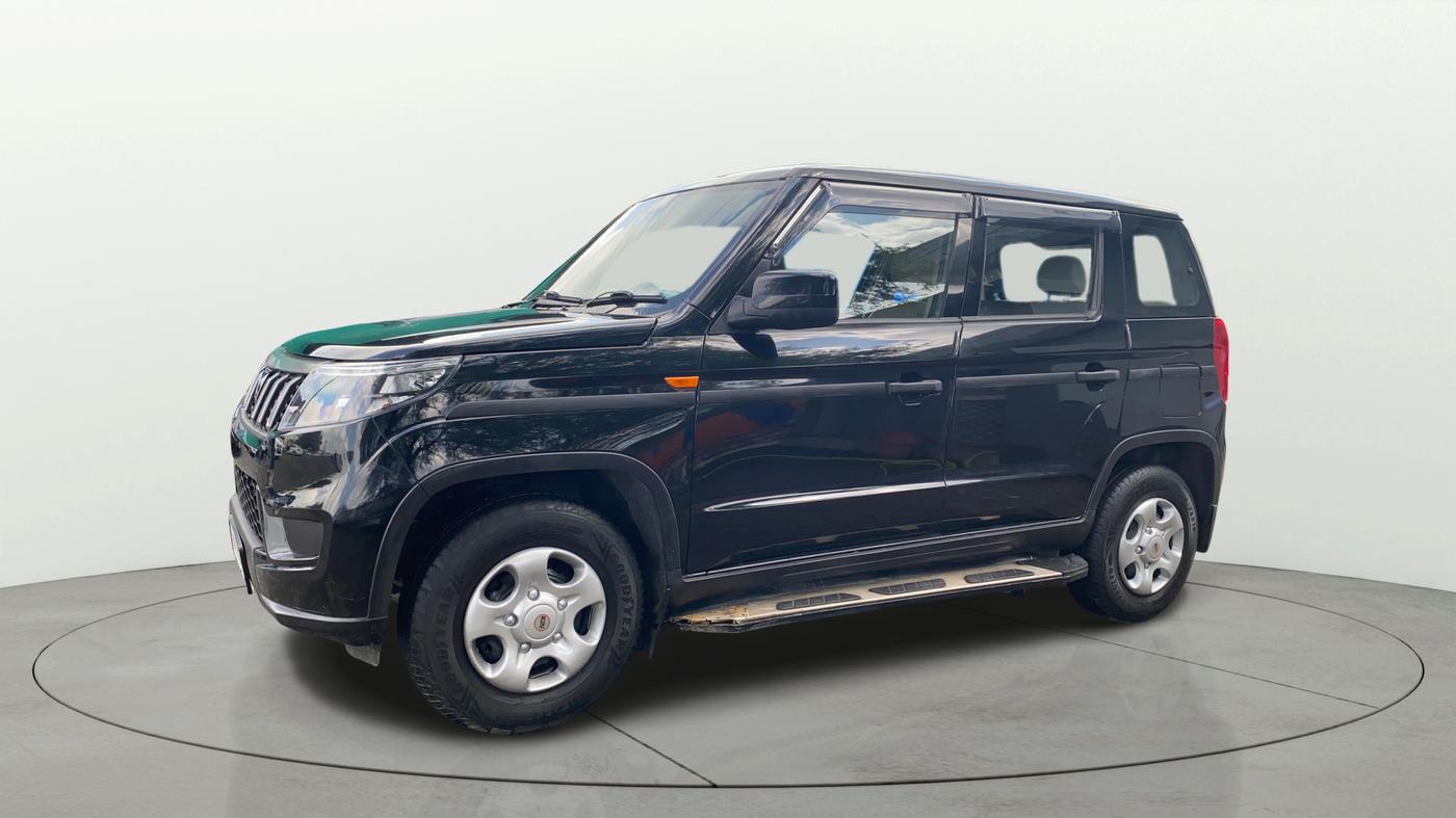 2023 Mahindra BOLERO NEO N 8, Diesel, Manual, 30,272 km, Left Front Diagonal