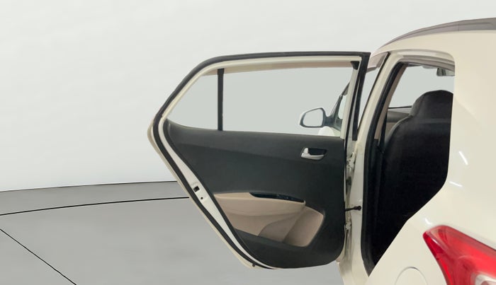 2017 Hyundai Grand i10 SPORTZ (O) 1.2 KAPPA VTVT, CNG, Manual, 81,878 km, LHS Rear Door