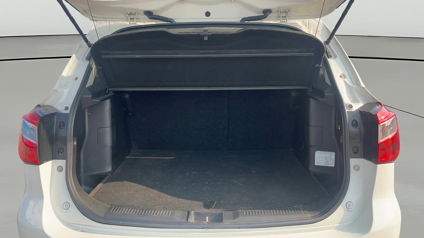 2015 Maruti S Cross ALPHA 1.6, Diesel, Manual, 1,46,616 km, Boot Open Zoomed View