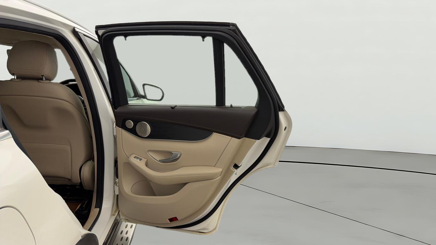 2022 Mercedes Benz GLC CLASS 200 Progressive, Petrol, Automatic, 17,116 km, RHS Rear Door