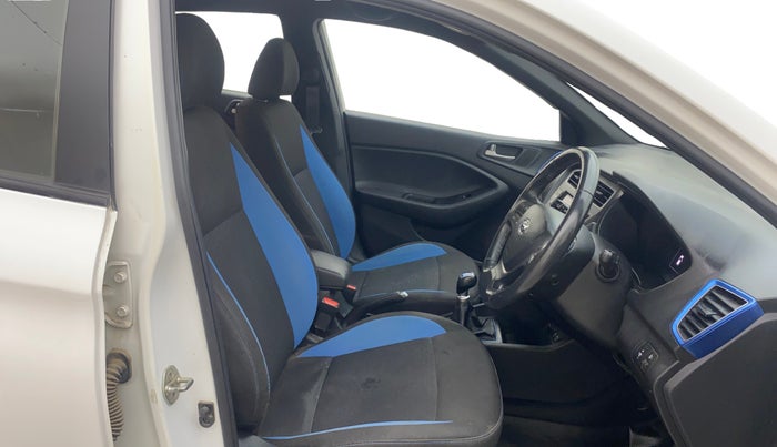 2018 Hyundai i20 Active 1.2 SX, Petrol, Manual, 1,04,549 km, Right Side Front Door Cabin