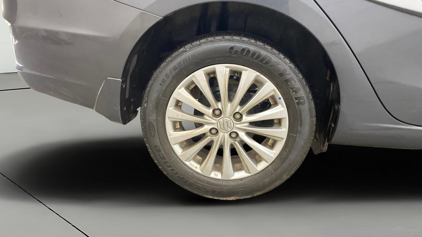 2022 Maruti Ciaz ZETA AT 1.5  SHVS PETROL, Petrol, Automatic, 40,825 km, Right Rear Wheel
