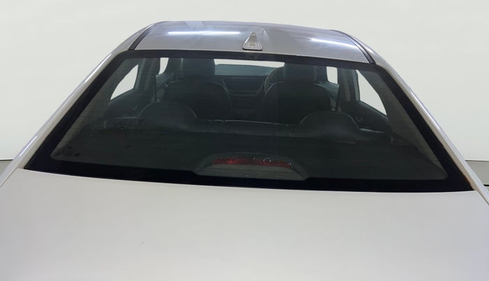 2018 Hyundai Verna 1.6 CRDI SX, Diesel, Manual, 1,20,885 km, Rear Windshield