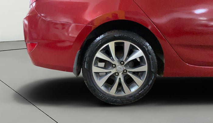 2016 Hyundai Verna 1.6 VTVT SX AT, Petrol, Automatic, 69,543 km, Right Rear Wheel