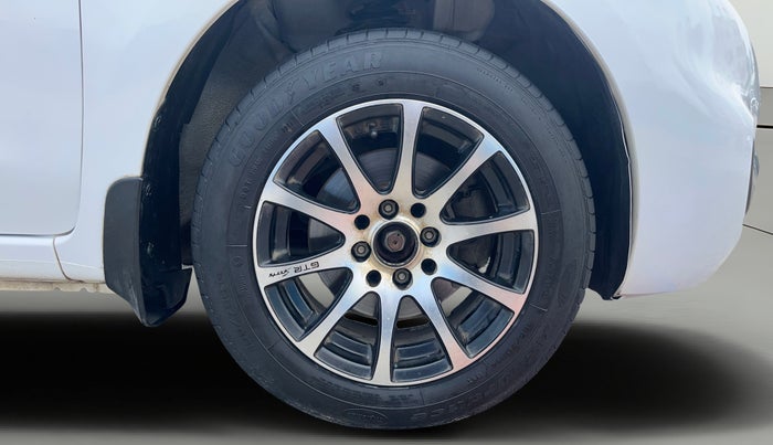 2017 Nissan Micra XL CVT, Petrol, Automatic, 74,562 km, Right Front Wheel