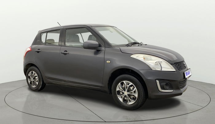 2017 Maruti Swift LXI (O), CNG, Manual, 1,08,799 km, Right Front Diagonal