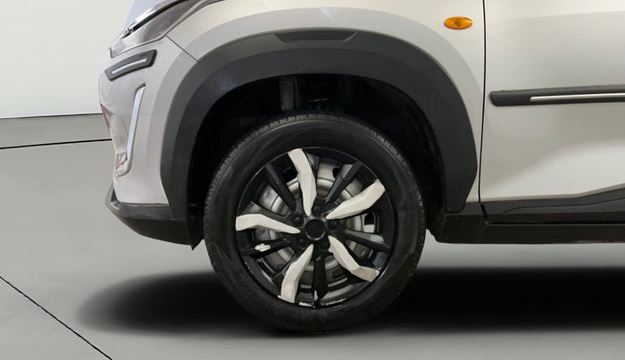 2023 Nissan MAGNITE XE, Petrol, Manual, 2,967 km, Left Front Wheel