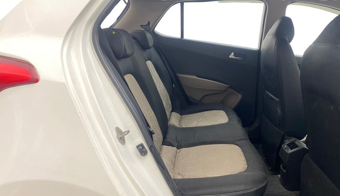 2016 Hyundai Grand i10 ASTA 1.1 CRDI, Diesel, Manual, 93,744 km, Right Side Rear Door Cabin