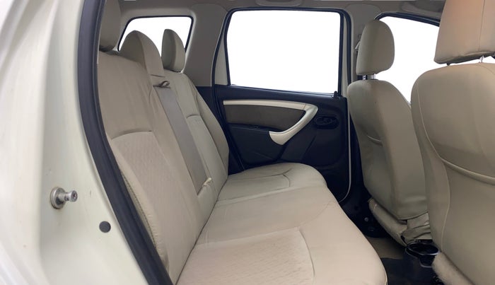 2013 Renault Duster RXE PETROL, Petrol, Manual, 54,461 km, Right Side Rear Door Cabin
