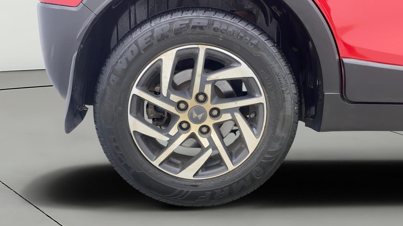 2023 Mahindra XUV300 W8 (O) 1.5 DIESEL, Diesel, Manual, 64,416 km, Right Rear Wheel