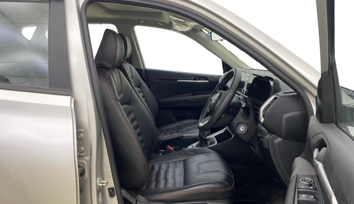 2024 KIA SONET HTK (O) 1.2 Petrol MT, Petrol, Manual, 10,669 km, Right Side Front Door Cabin