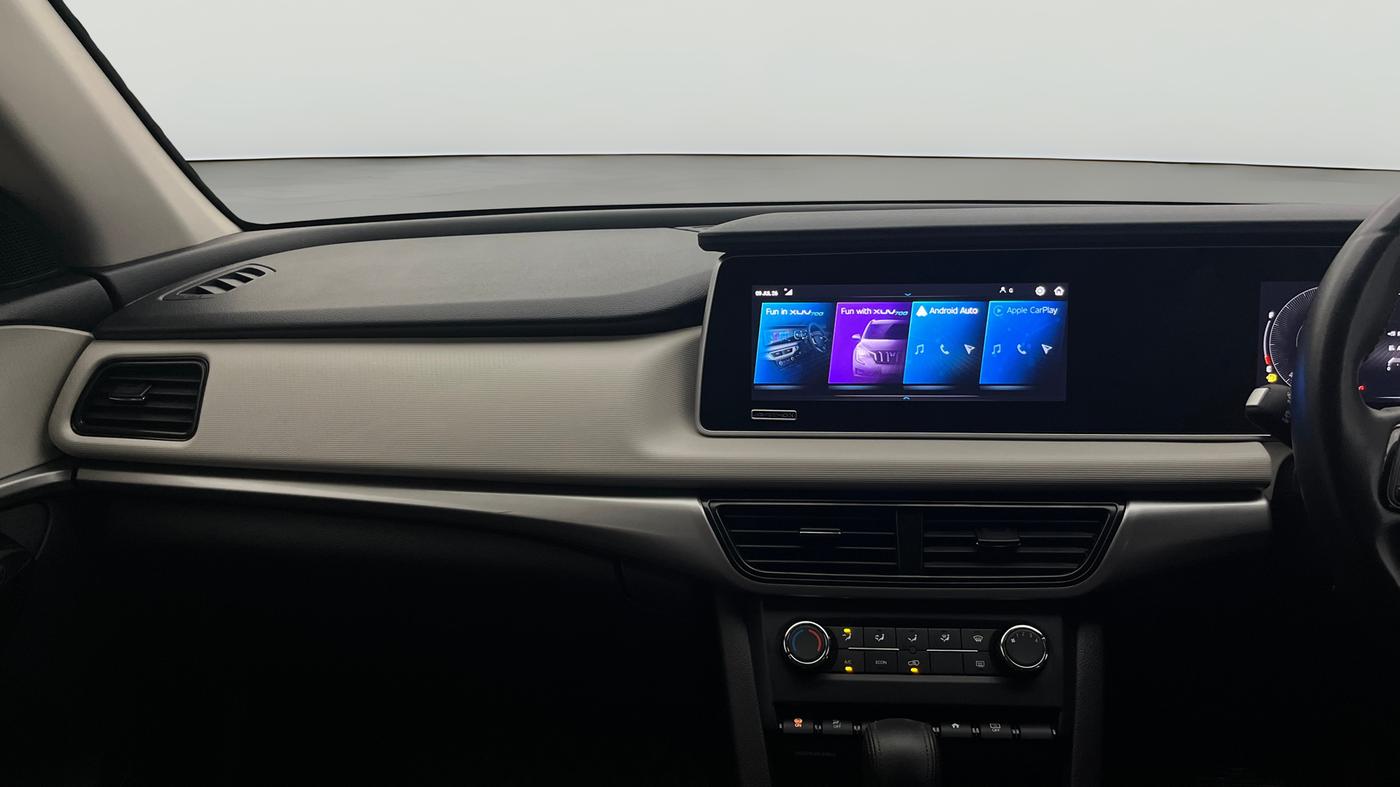 2023 Mahindra XUV700 AX 5 P AT 5 STR, Petrol, Automatic, 11,182 km, Air Conditioner