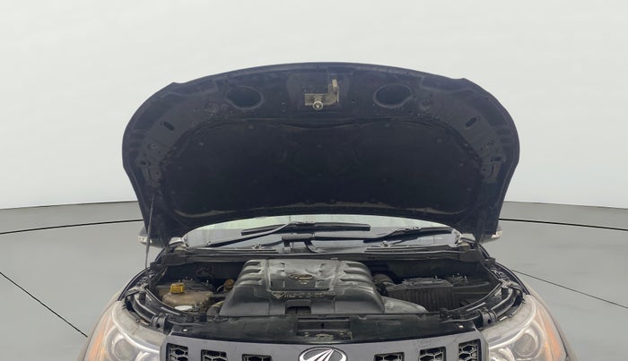 2013 Mahindra XUV500 W6, Diesel, Manual, 1,41,925 km, Open Bonet