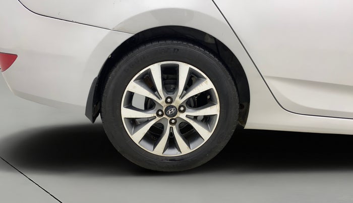 2015 Hyundai Verna FLUIDIC 4S 1.6 VTVT S(O), Petrol, Manual, 1,20,871 km, Right Rear Wheel