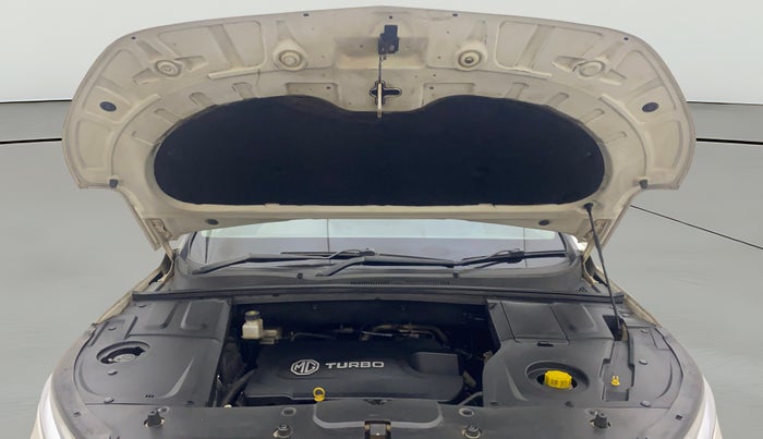 2020 MG HECTOR SHARP 2.0 DIESEL, Diesel, Manual, 1,25,669 km, Open Bonet