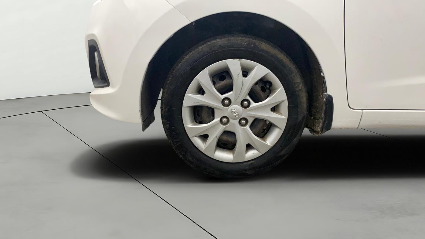 2015 Hyundai Grand i10 MAGNA 1.2 KAPPA VTVT, Petrol, Manual, 1,12,609 km, Left Front Wheel