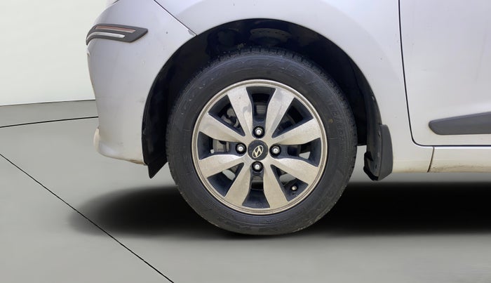 2017 Hyundai Grand i10 MAGNA AT 1.2 KAPPA VTVT, Petrol, Automatic, 27,080 km, Left Front Wheel