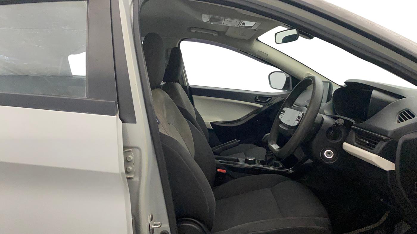 2024 Tata NEXON PURE 1.5 DIESEL, Diesel, Manual, 1,01,413 km, Right Side Front Door Cabin
