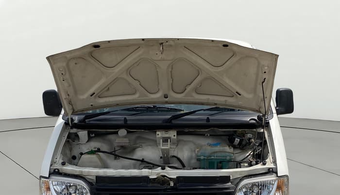 2023 Maruti Eeco 5 STR AC CNG, CNG, Manual, 29,551 km, Open Bonet