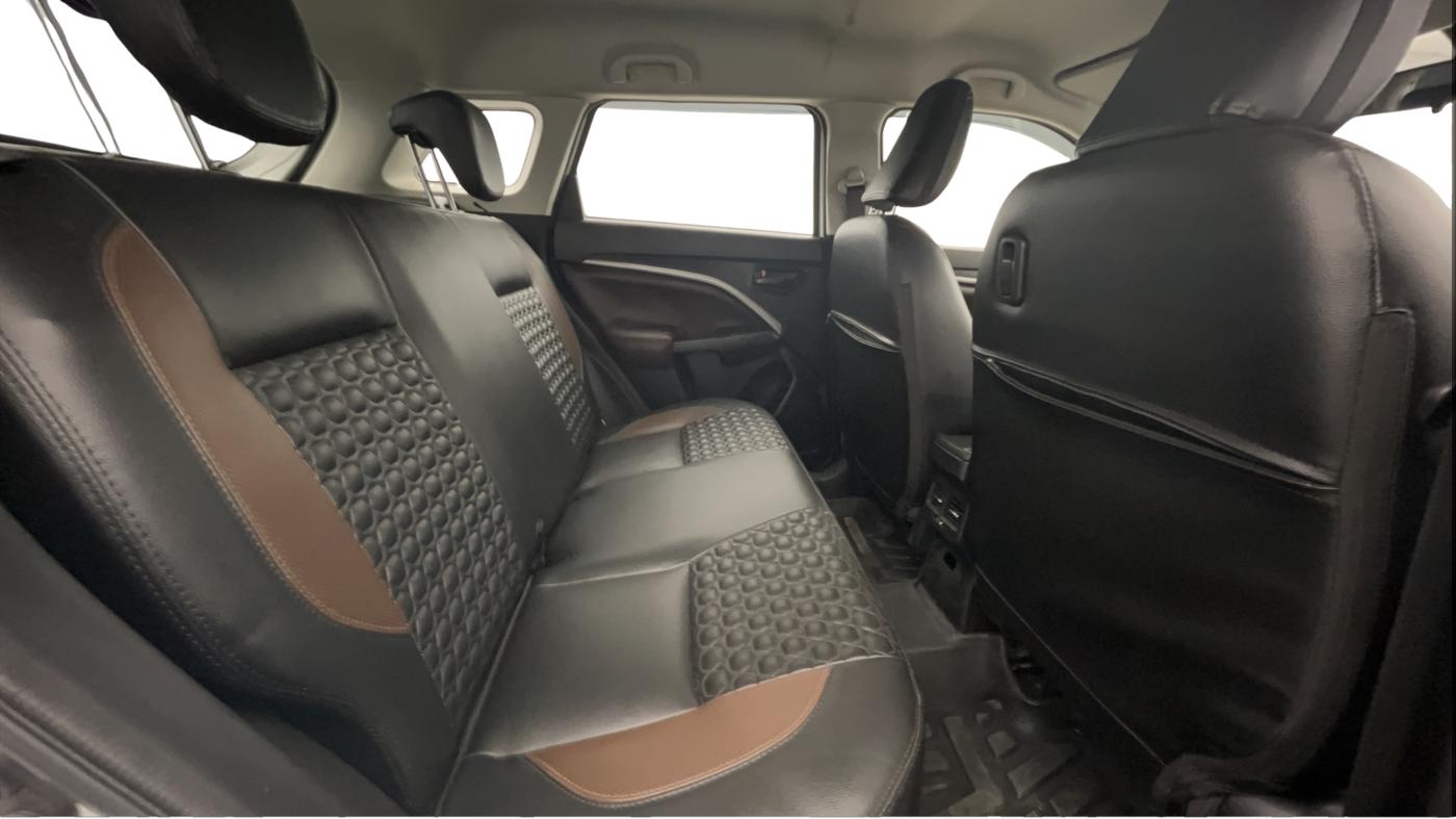 2023 Maruti BREZZA VXI SMART HYBRID, Petrol, Manual, 45,553 km, Right Side Rear Door Cabin
