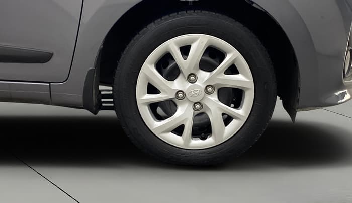 2018 Hyundai Grand i10 MAGNA AT 1.2 KAPPA VTVT, Petrol, Automatic, 29,891 km, Right Front Wheel