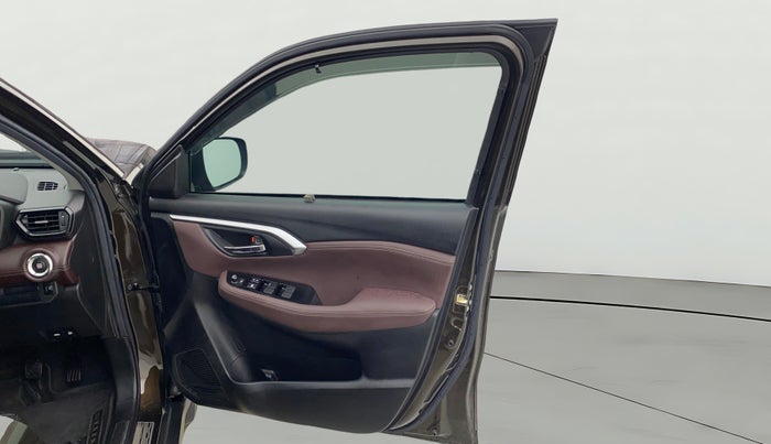 2023 Maruti Grand Vitara ZETA SMART HYBRID, Petrol, Manual, 14,092 km, RHS Front Door