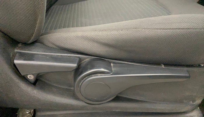 2017 Tata Tiago XZ PETROL, Petrol, Manual, 99,110 km, Driver Side Adjustment Panel