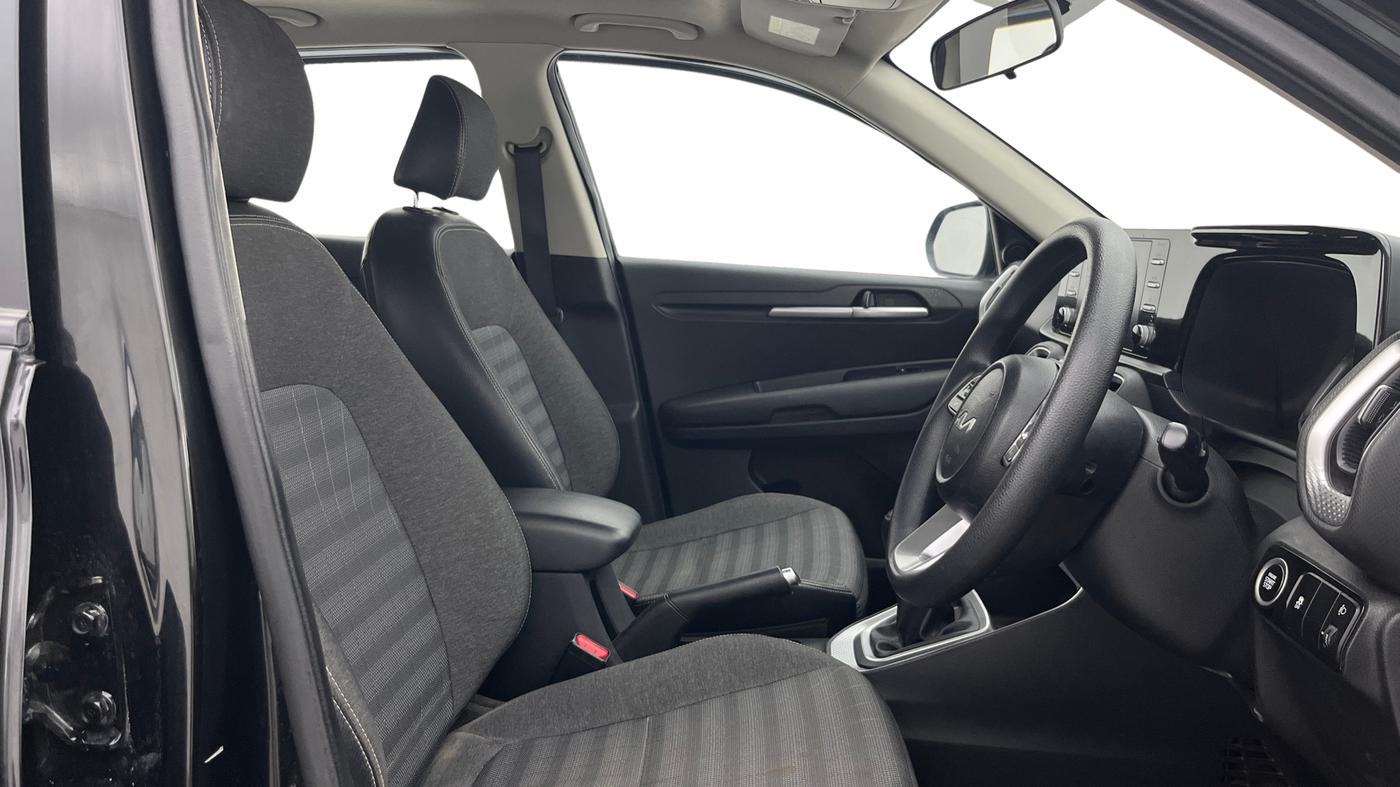 2022 KIA SONET HTK PLUS 1.0 IMT, Petrol, Manual, 45,230 km, Right Side Front Door Cabin