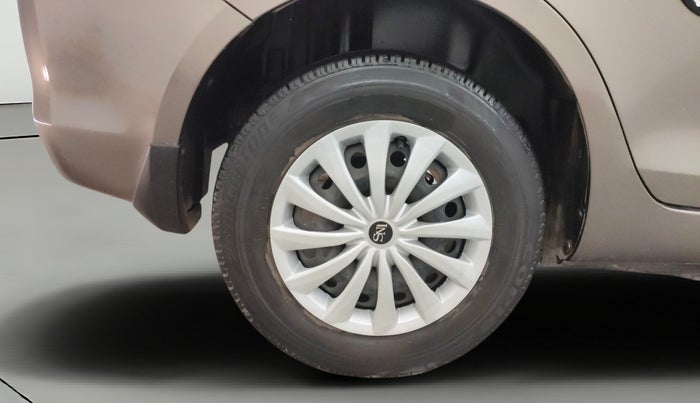 2015 Maruti Swift Dzire VXI, Petrol, Manual, 35,160 km, Right Rear Wheel