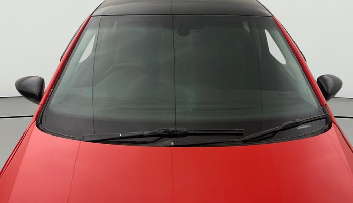 2018 Volkswagen Polo HIGHLINE PLUS 1.5 16 ALLOY, Diesel, Manual, 1,46,052 km, Front Windshield