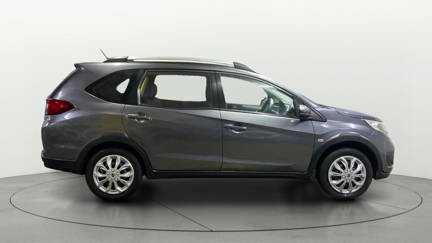 2017 Honda BR-V 1.5L I-VTEC S, Petrol, Manual, 1,12,887 km, Right Side View