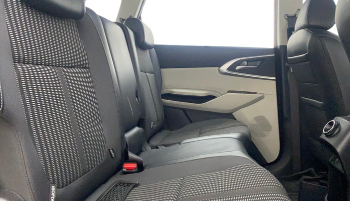 2023 KIA CARENS PRESTIGE PLUS 1.5 PETROL IMT 7 STR, Petrol, Manual, 18,039 km, Right Side Rear Door Cabin