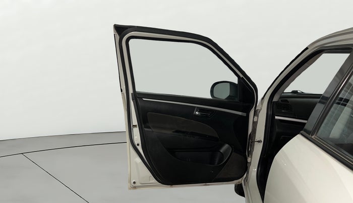 2017 Maruti Swift VXI, CNG, Manual, 59,149 km, LHS Front Door