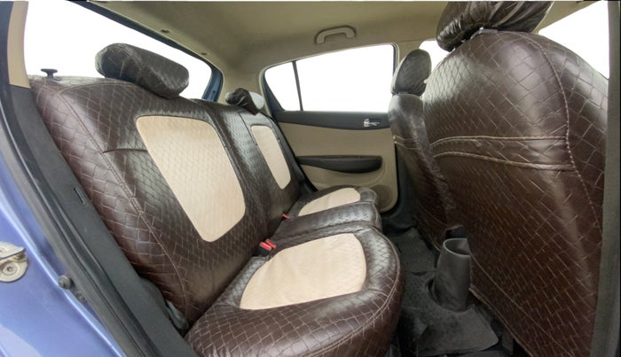 2013 Hyundai i20 SPORTZ 1.2, Petrol, Manual, 76,464 km, Right Side Rear Door Cabin