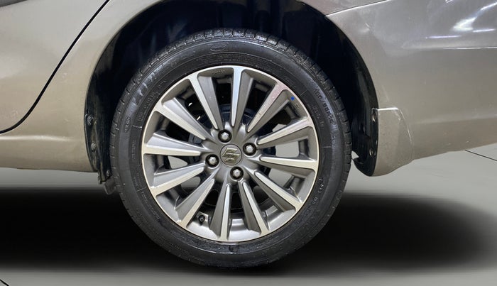 2019 Maruti Ciaz ALPHA  AT 1.5 SHVS PETROL, Petrol, Automatic, 66,179 km, Left Rear Wheel