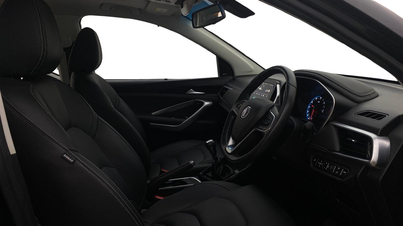 2019 MG HECTOR SHARP HYBRID 1.5 PETROL, Petrol, Manual, 27,327 km, Right Side Front Door Cabin