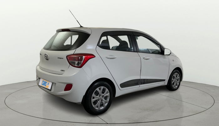 2016 Hyundai Grand i10 MAGNA 1.2 KAPPA VTVT, CNG, Manual, 1,37,728 km, Right Back Diagonal