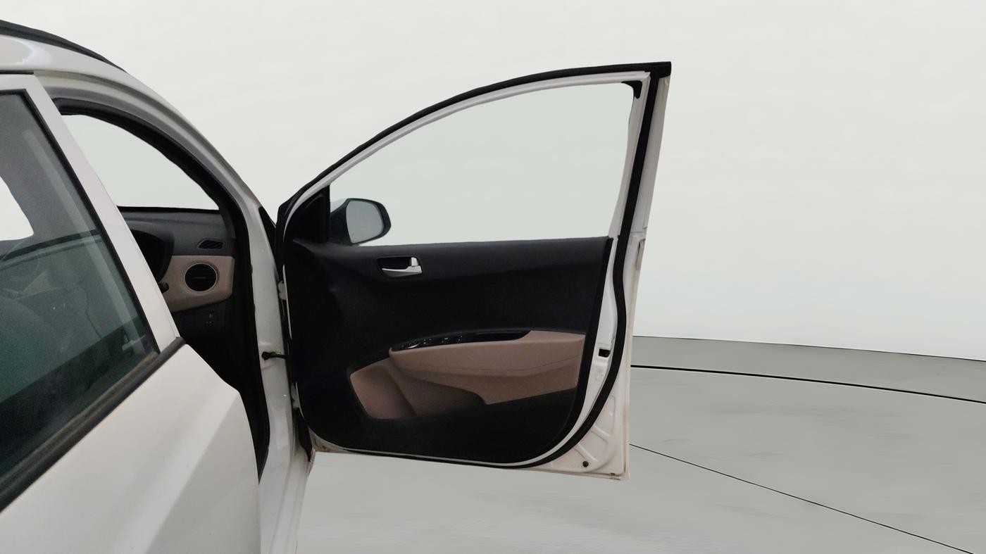 2019 Hyundai Grand i10 SPORTZ AT 1.2 KAPPA VTVT, Petrol, Automatic, 18,810 km, RHS Front Door