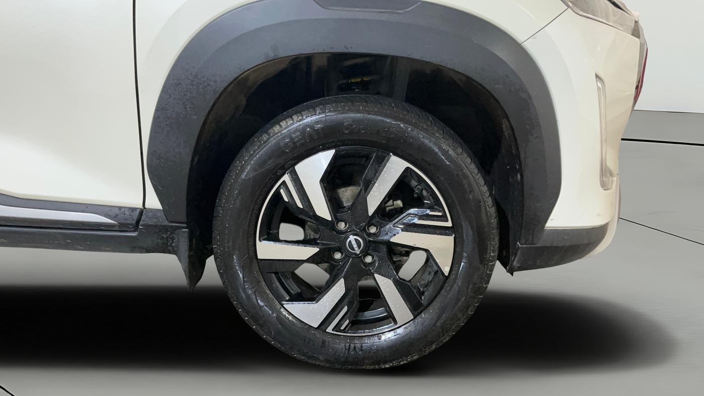 2025 Nissan MAGNITE N-Connecta B4D 1.0 Petrol AMT, Petrol, Automatic, 9,435 km, Right Front Wheel