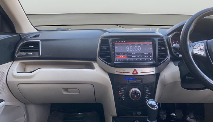 2020 Mahindra XUV300 W6 1.2 PETROL, Petrol, Manual, 95,633 km, Air Conditioner