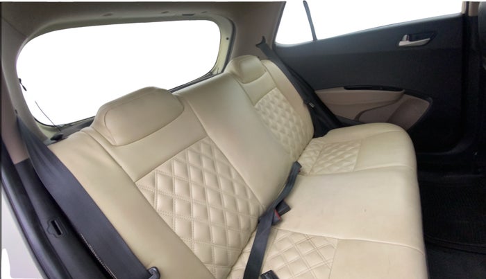 2017 Hyundai Grand i10 SPORTZ (O) AT 1.2 KAPPA VTVT, Petrol, Automatic, 39,814 km, Right Side Rear Door Cabin