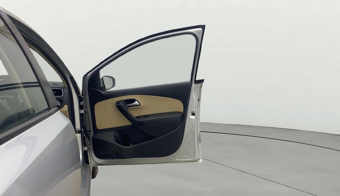 2017 Volkswagen Polo HIGHLINE1.2L, Petrol, Manual, 40,889 km, RHS Front Door