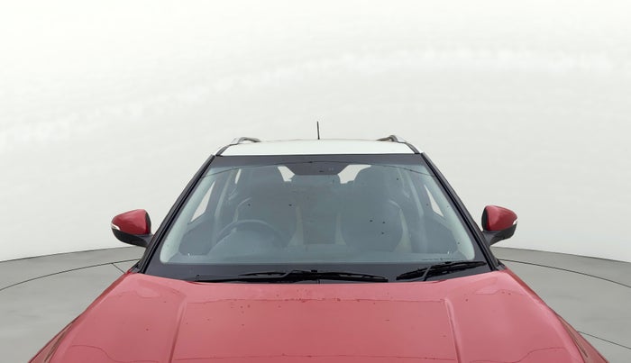 2019 Mahindra XUV300 W8(O) 1.2 PETROL DUAL TONE, Petrol, Manual, 77,682 km, Front Windshield