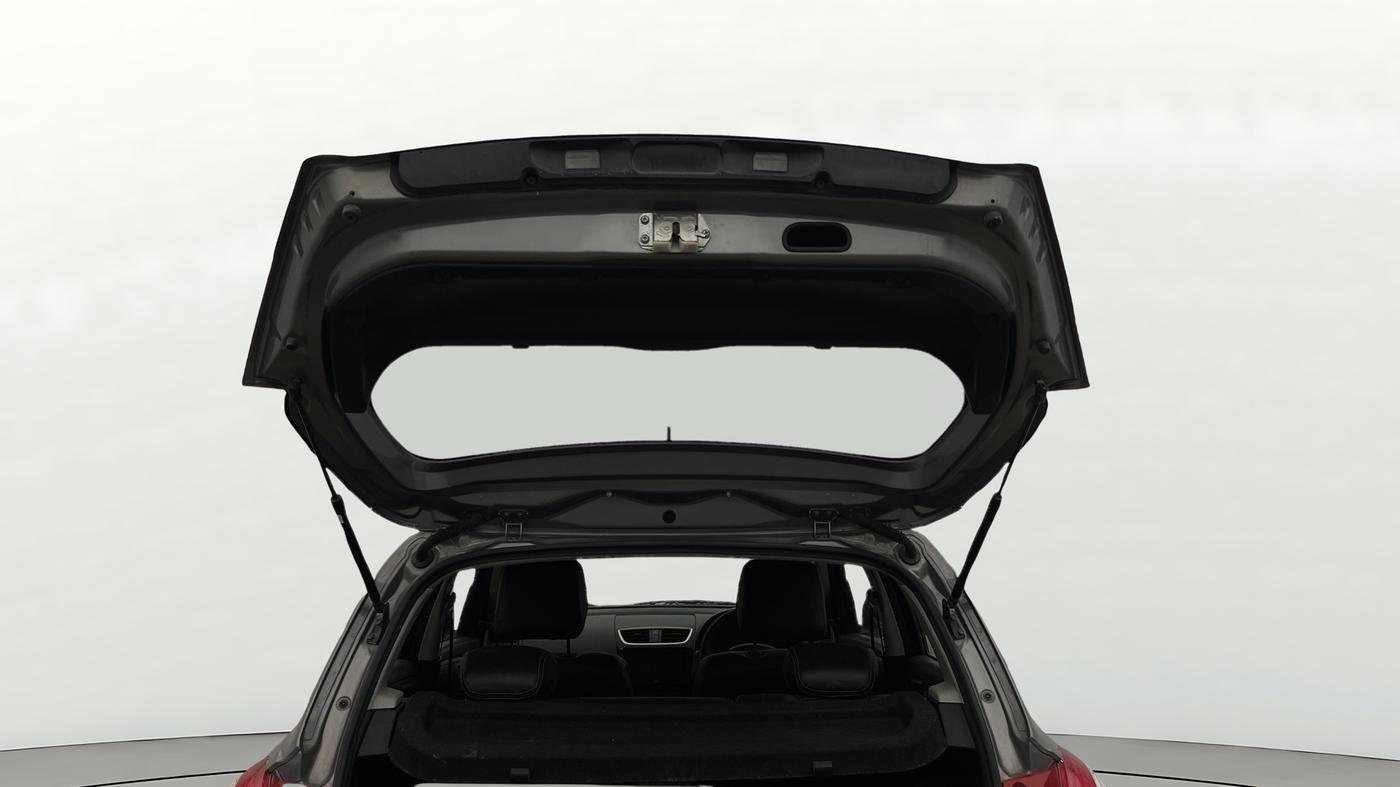 2015 Maruti Swift LXI (O), Petrol, Manual, 65,661 km, Boot Door Open