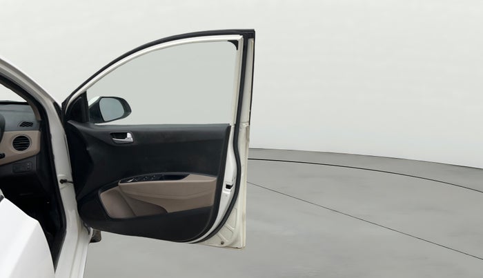 2016 Hyundai Grand i10 Sports plus 1.2, Petrol, Manual, 69,094 km, RHS Front Door