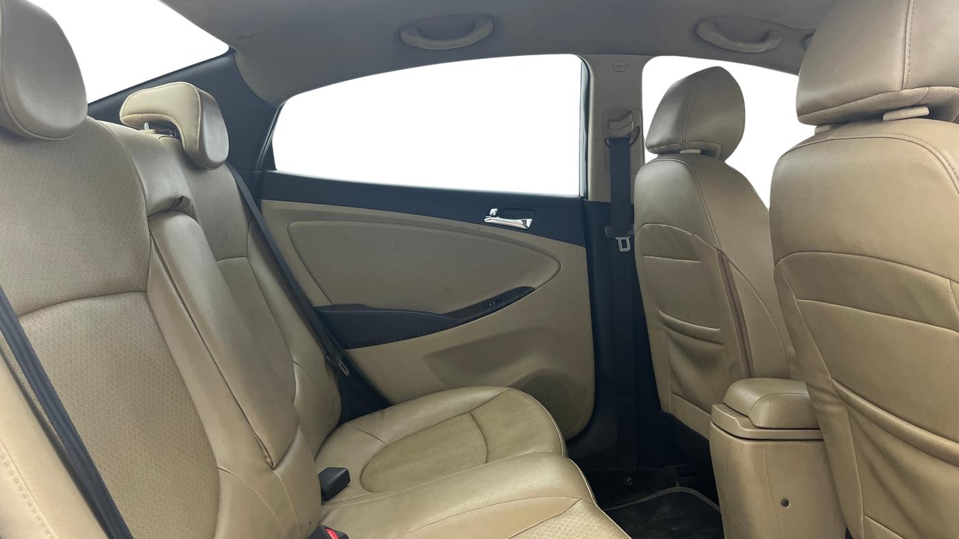 2014 Hyundai Verna FLUIDIC 1.6 CRDI SX OPT, Diesel, Manual, 81,619 km, Right Side Rear Door Cabin