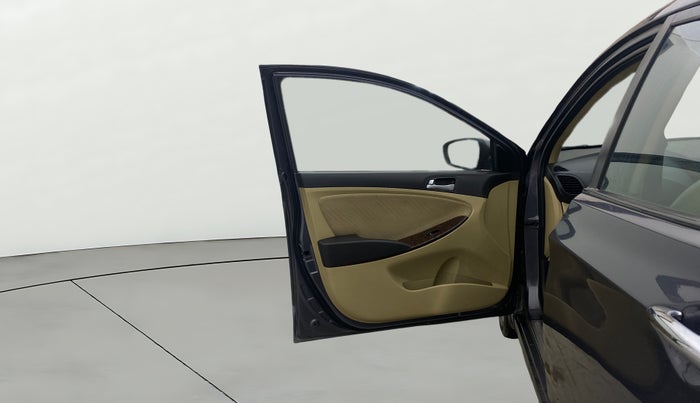 2015 Hyundai Verna FLUIDIC 1.6 CRDI S(O) 4S, Diesel, Manual, 99,327 km, LHS Front Door