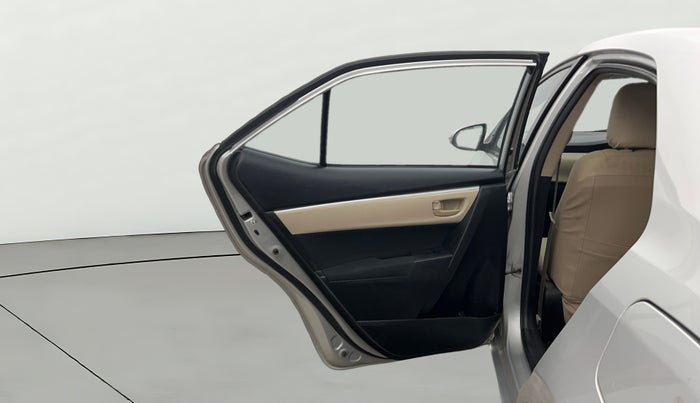 2014 Toyota Corolla Altis JS PETROL, Petrol, Manual, 1,06,047 km, LHS Rear Door